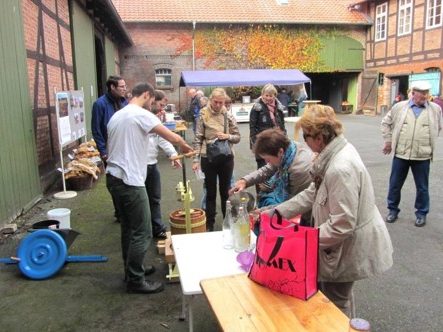 ZeitRäume Bodenstedt:  Aeppel un Aerdaeppel-Fest